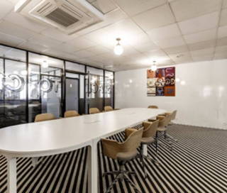 Bureau privé 105 m² 32 postes Location bureau Rue de l'Hôtel de ville Neuilly-sur-Seine 92200 - photo 1